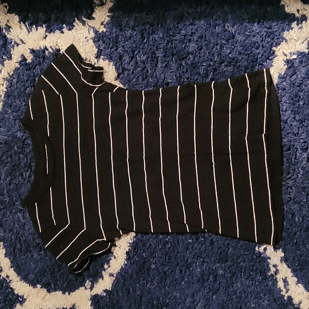 Hollister xs slim fit black white stripe tee